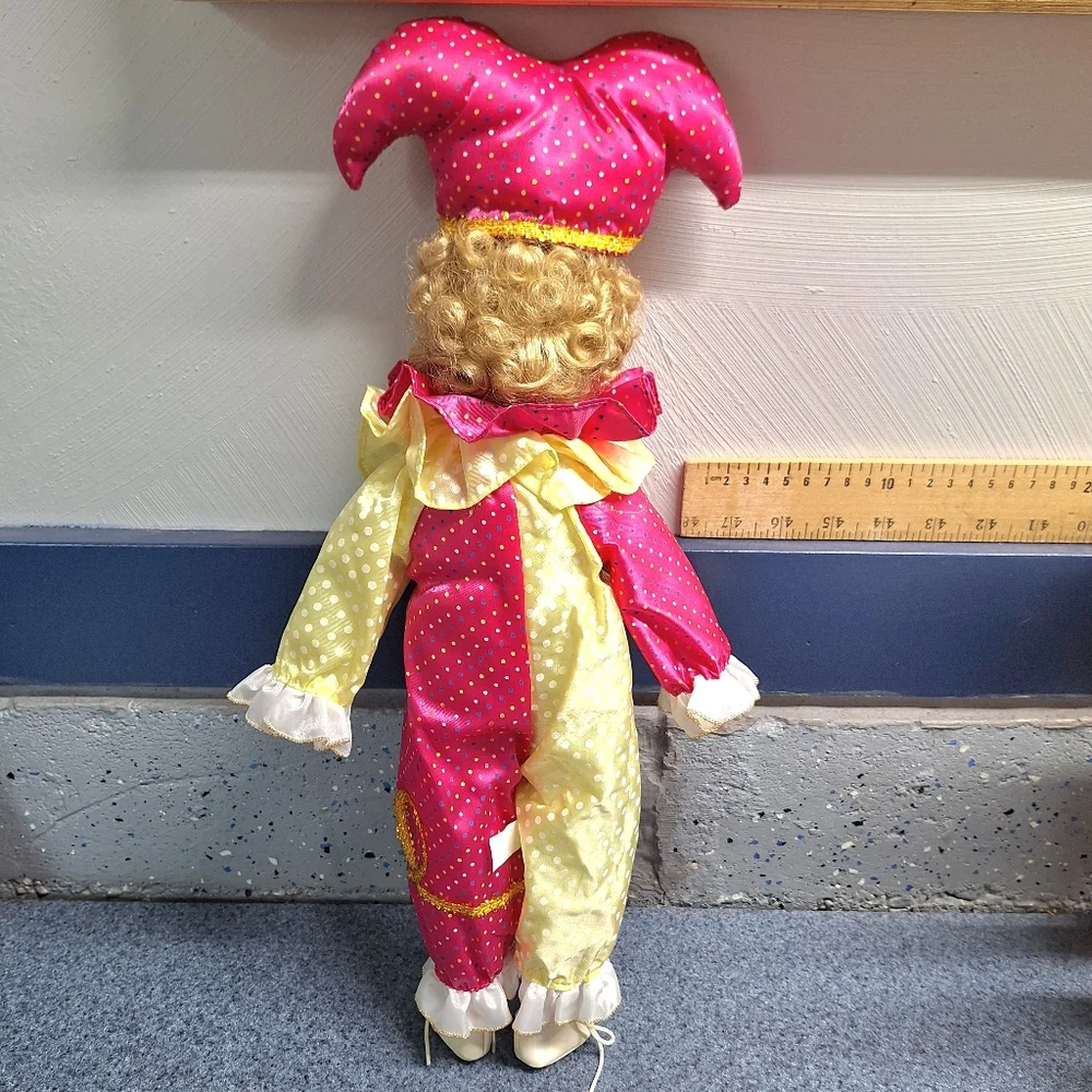 Vintage Interpur International Porcelain Clown Jester Doll, OH#12217, ME#2087 - Picture 8 of 14
